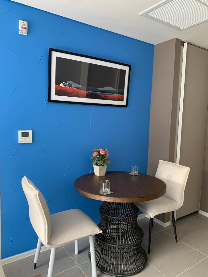 Santorini Khao Takiab Huahin Beach Front Екстер'єр фото